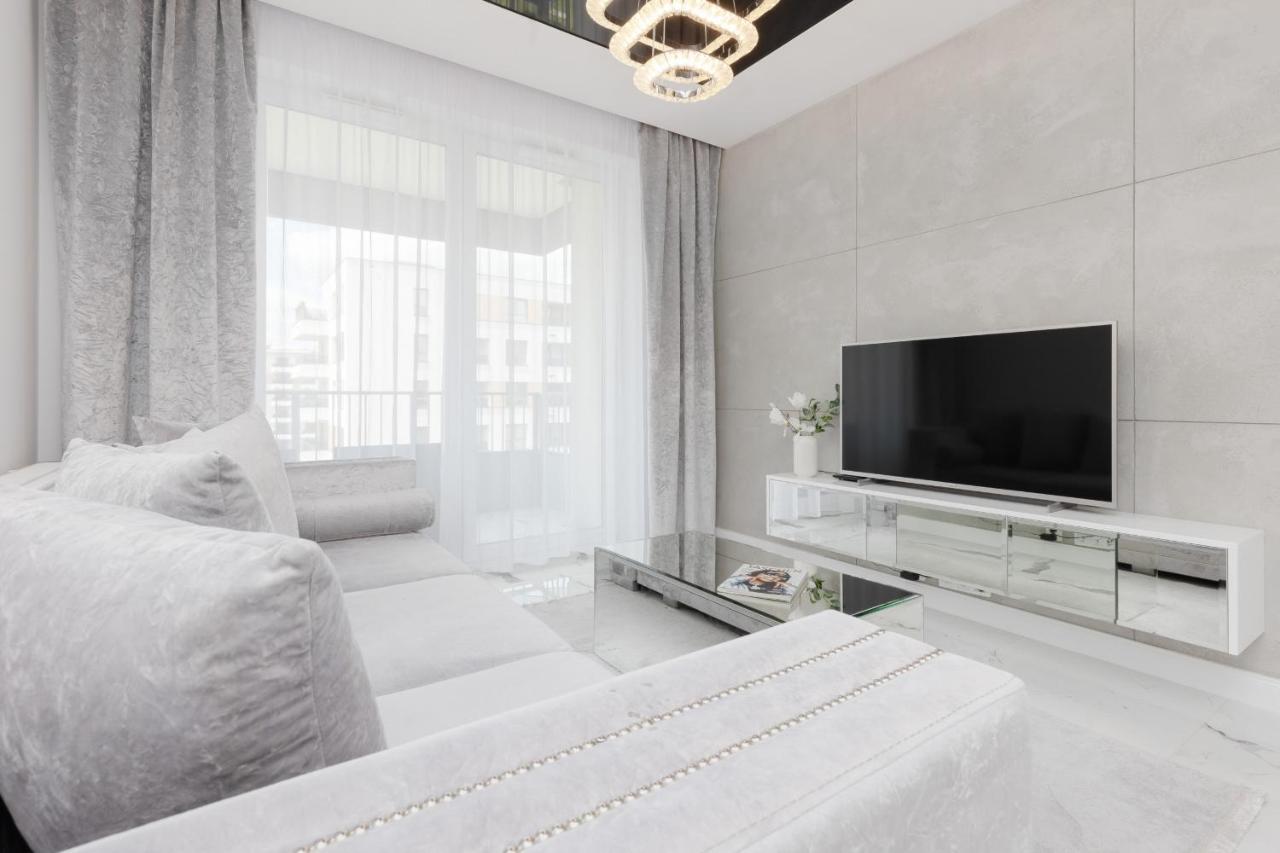 Elegant Apartments With Balcony & Parking Warsaw By Noclegi Renters Buitenkant foto