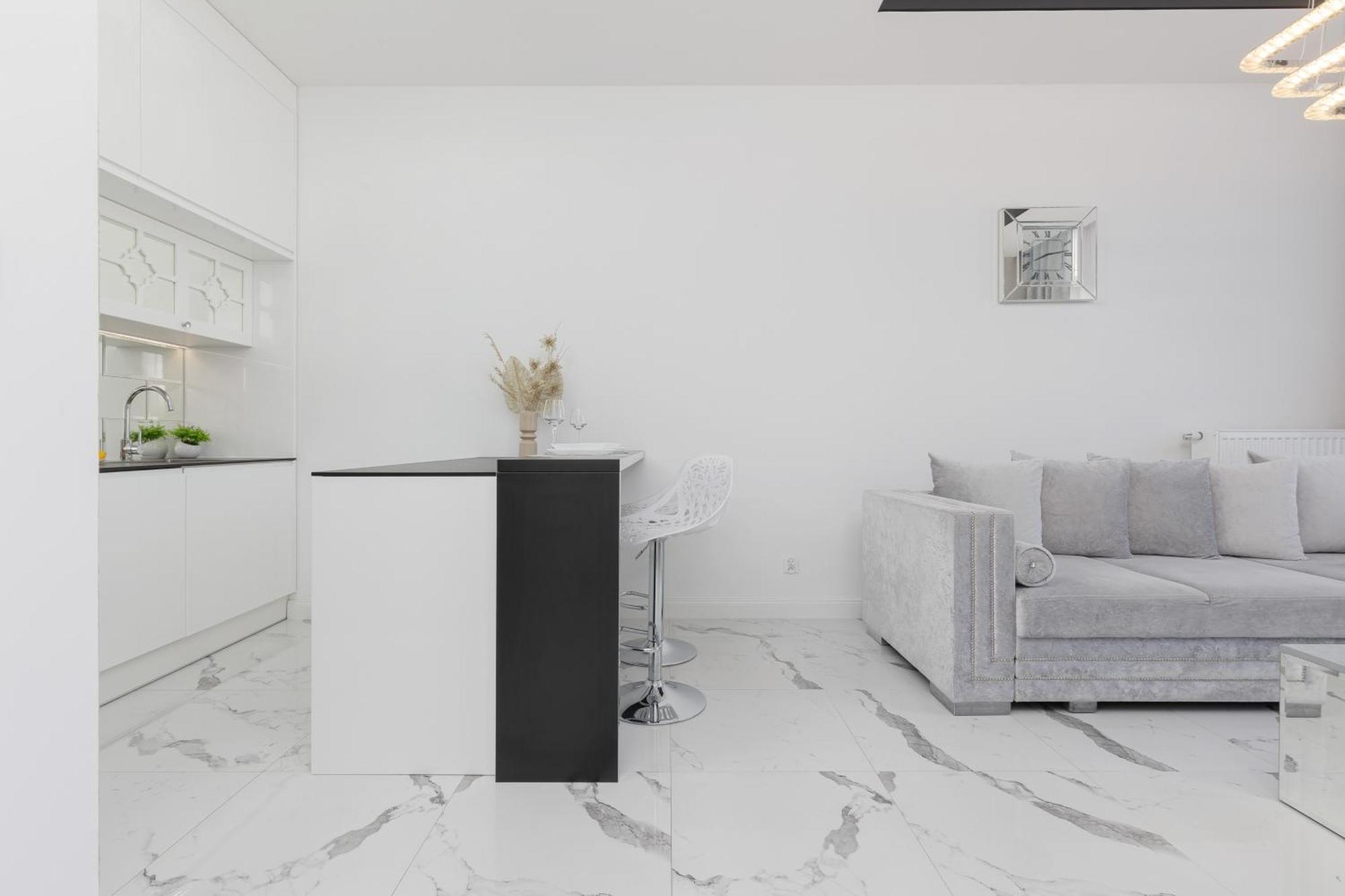Elegant Apartments With Balcony & Parking Warsaw By Noclegi Renters Buitenkant foto