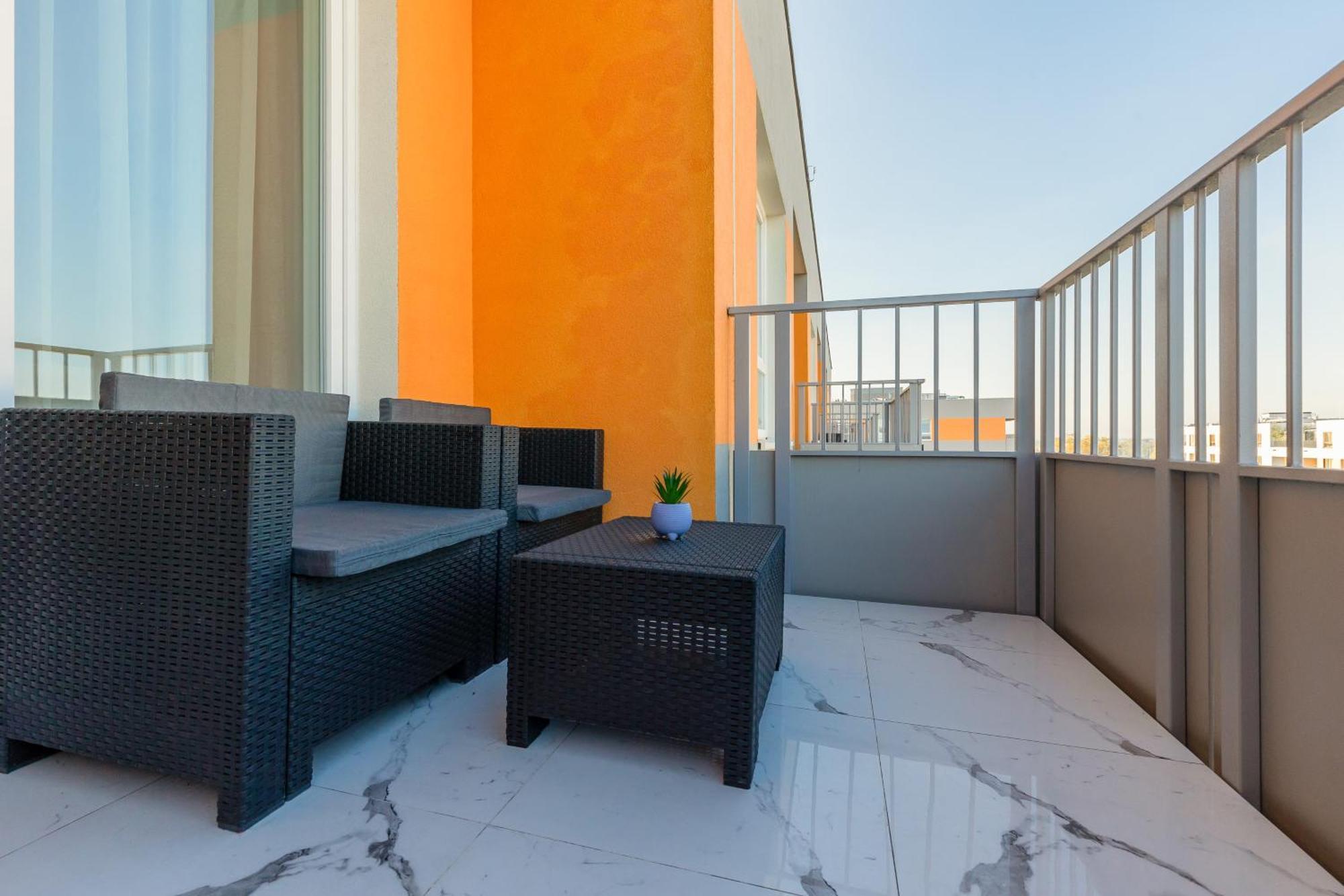 Elegant Apartments With Balcony & Parking Warsaw By Noclegi Renters Buitenkant foto