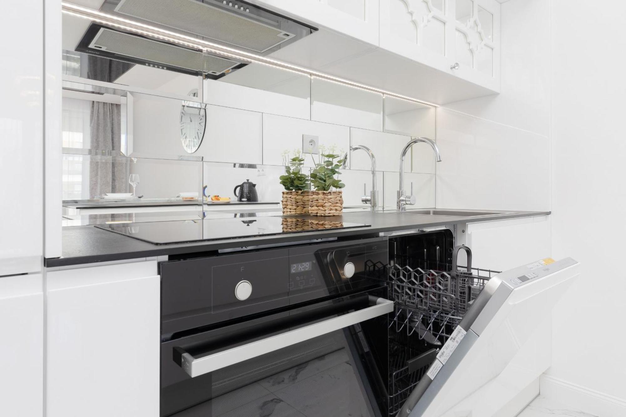 Elegant Apartments With Balcony & Parking Warsaw By Noclegi Renters Buitenkant foto